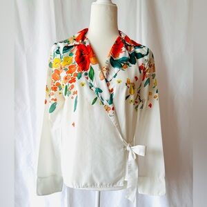 Grifflin Paris Floral Wrap Top.